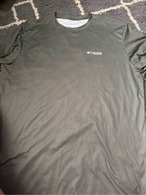Lot of 5 Columbia Men's Short Sleeve Outdoor, 1 Pelagic long sleeve size large.
